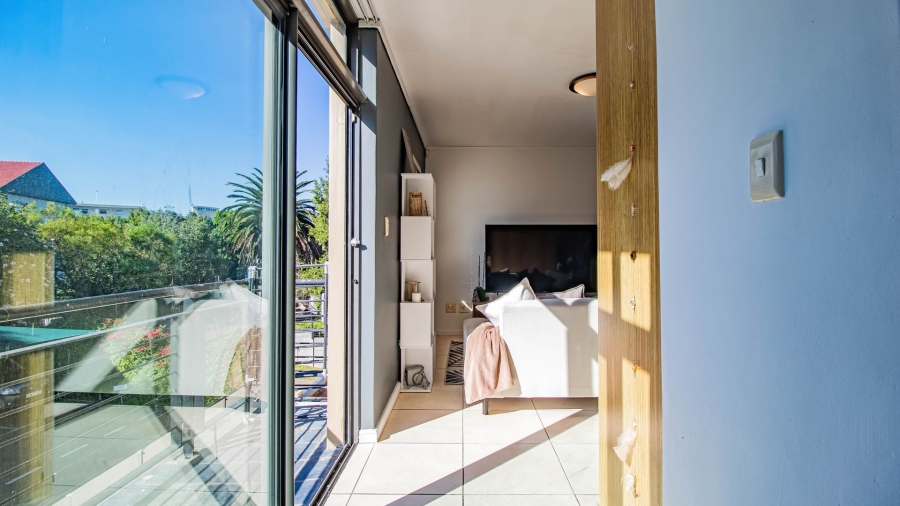 1 Bedroom Property for Sale in Wynberg Western Cape